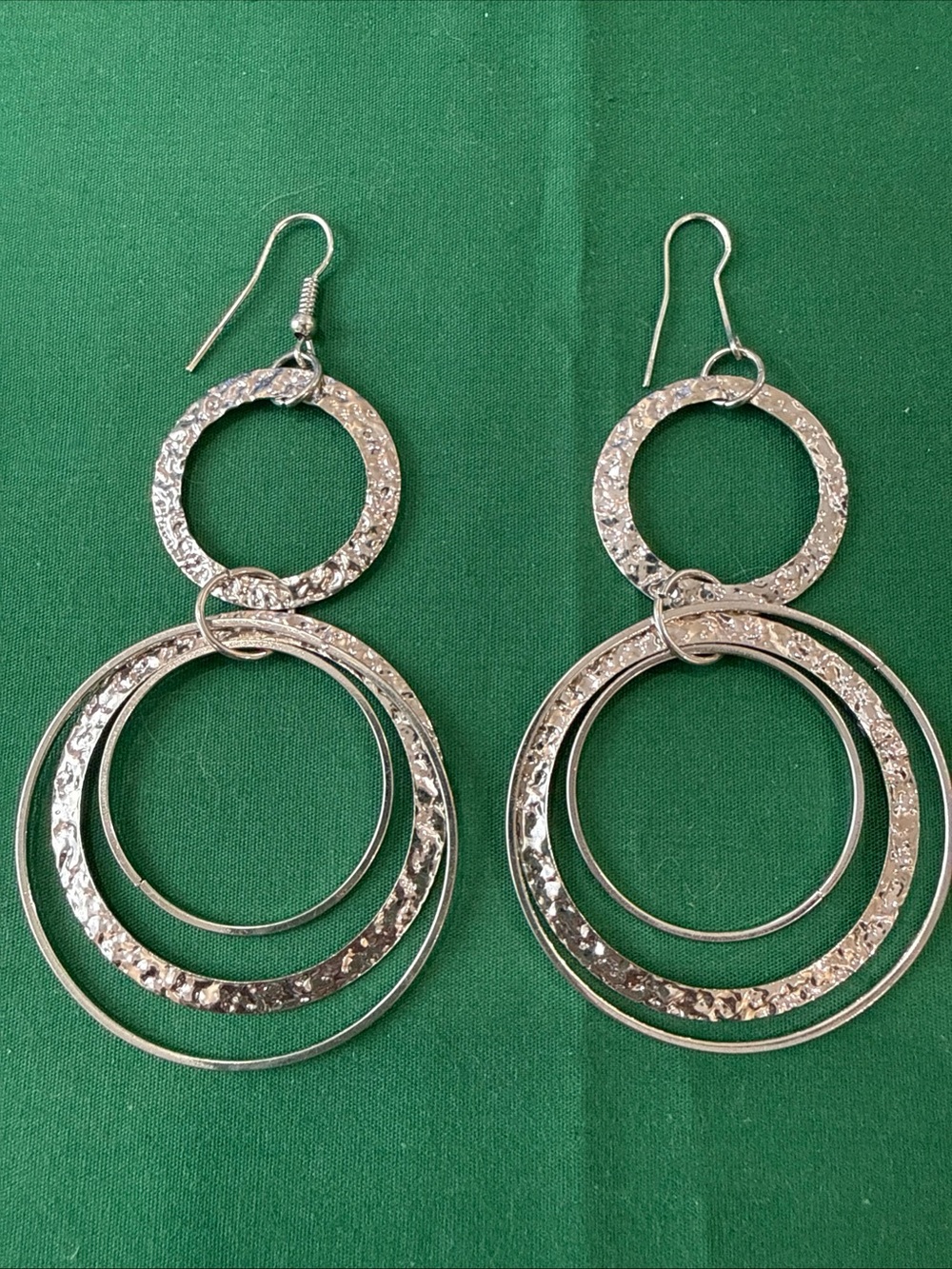 SilverTone Multi circle Dangle Earrings With A Hammered Textured Finish 47F